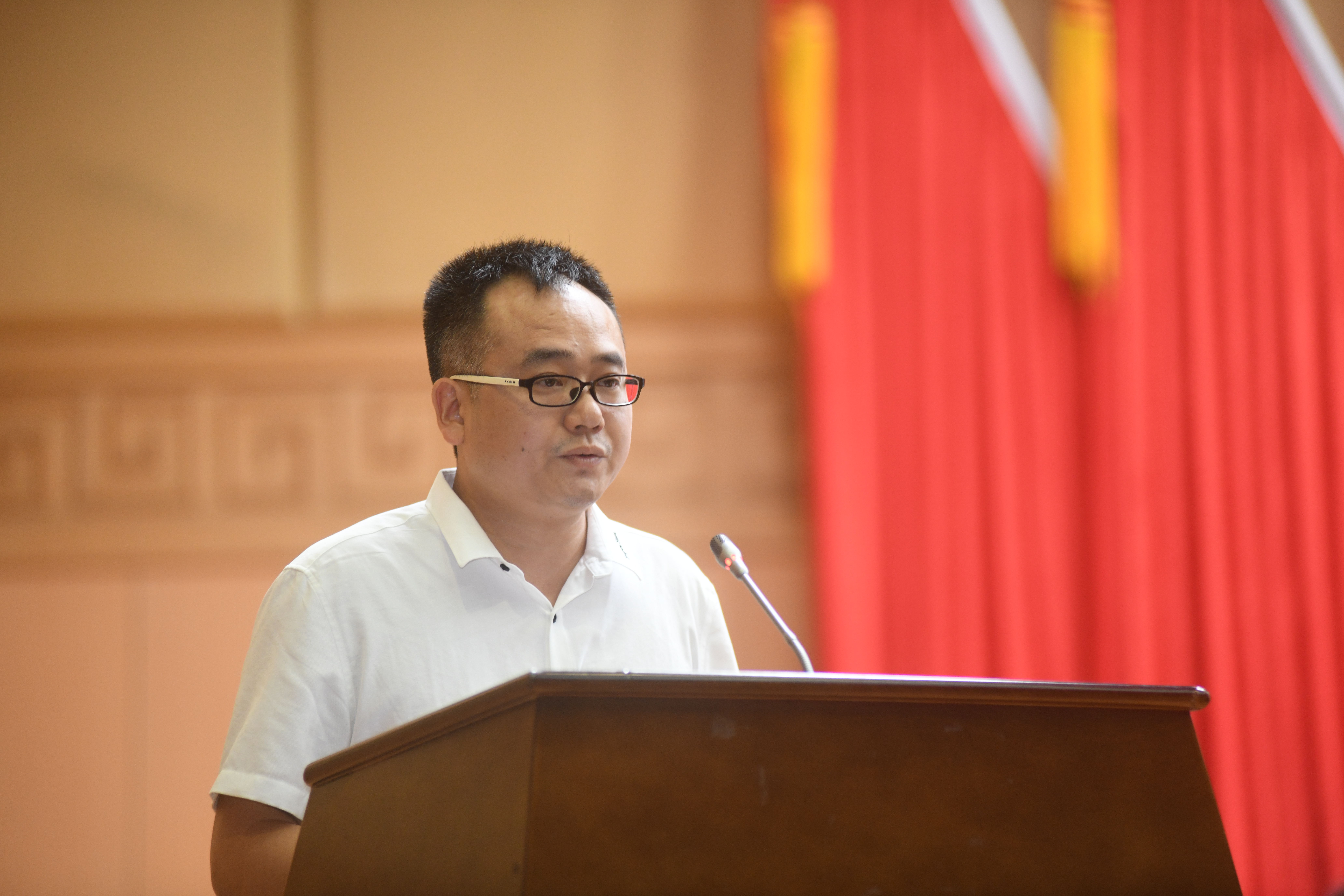 彭江,周小华,熊一鸣,谢建军4名委员分别围绕《创新求进,主动作为,推动