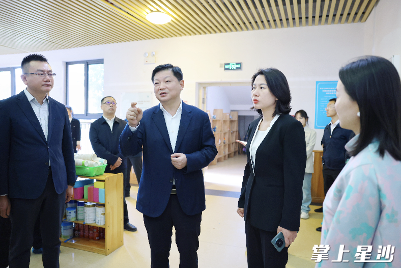 付旭明在松雅湖幼儿园调研。均为曾诗怡 摄 付旭明在松雅湖幼儿园调研。均为曾诗怡 摄